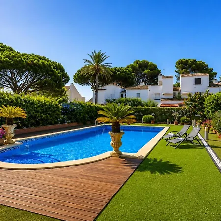 Vila Magnifica Planet Costa Dorada *