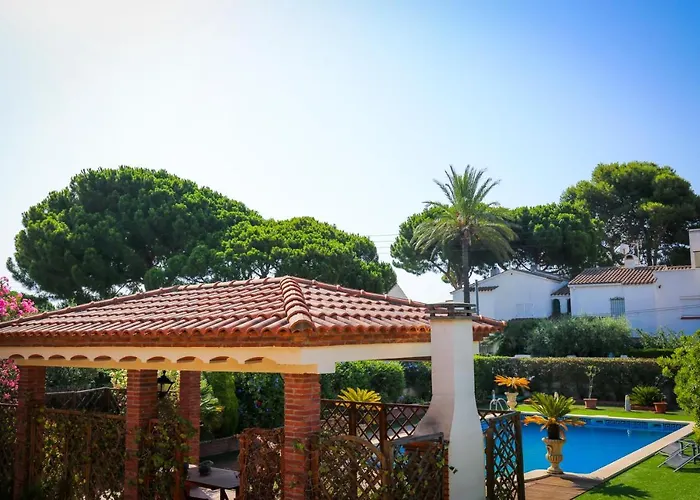 Magnifica Planet Costa Dorada كامبريلس